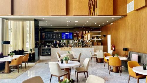 Diplomatic Area Apartamento | Aleph Doha Residences, Curio Collection By Hilton