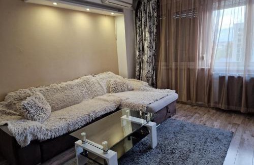 13th District Apartamento | Alex Apartman free garage 150mts