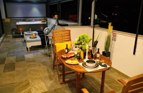 New Kypseli Apartamento | Alex Suite with private jacuzzi