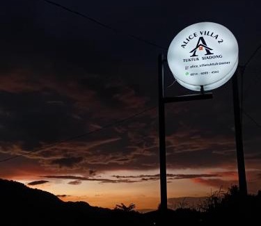 Tuk Tuk Villa | Alice Villa2