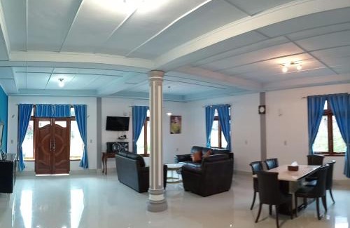 Tuk Tuk Villa | Alice Villa2