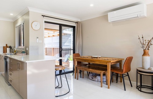 Culburra Beach Casa | Alkira - Pet Friendly - 4 Mins Walk to Beach
