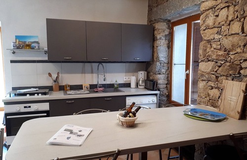 Isolaccio-di-Fiumorbo Apartamento | Pietrapola. alquiler junto al spa, aire acondicionado, terraza privada
