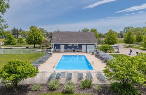 South Haven Casa | All In at Trailside - Community Pool Fire Pit Game Room Nature Trails