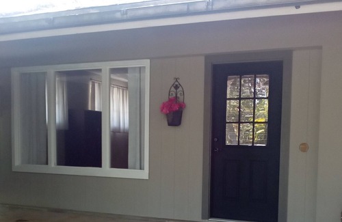 East Lake Apartamento | All inclusive, two acre estate. 5 minutes from downtown tarpon springs.