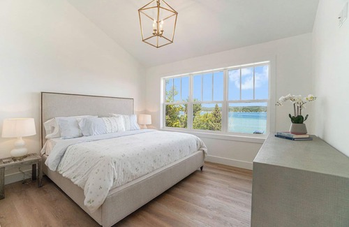 Frankfort Cabaña | All-new Crystal Lake Modern Lakefront Cottage