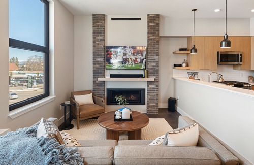 Sandpoint Condominio | All new downtown condo. Luxury! Walk everywhere. Pet friendly