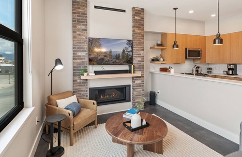 Sandpoint Condominio | All new downtown condo. Luxury! Walk everywhere. Pet friendly