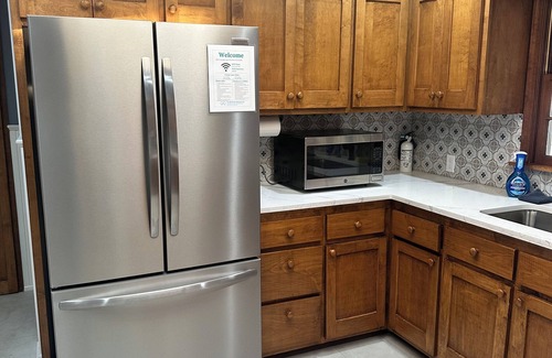 Wichita Casa | All NEW Kitchen & Baths - Pool open thru 9-31-Hot Tub-Game Room-King Beds