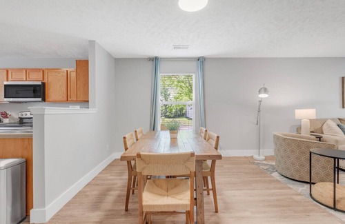 Thompson's Station Apartamento | All on One Level | Big Sofa, Clean & Quiet Stay