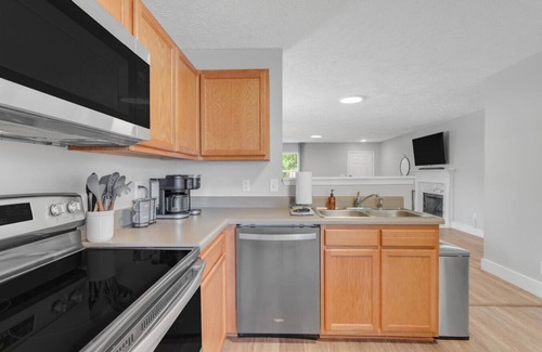 Thompson's Station Apartamento | All on One Level | Big Sofa, Clean & Quiet Stay