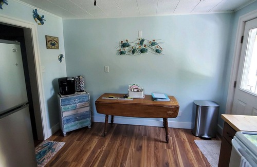 Rock Hall Casa | All the comforts of home within a 3 Min. walk to the Bay, Restaurants Marinas.