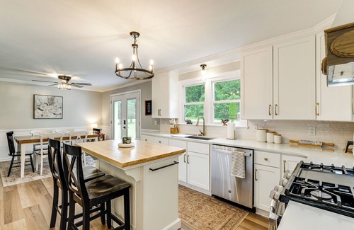Glace Cabaña | Alleghany Mountain Cottage w/ Porch & Backyard