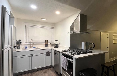 Wildwood Apartamento | Allegheny Riverside One Bedroom Suite