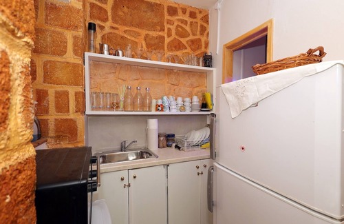 Aegina Apartamento | Alley Studio 1 by Frangki