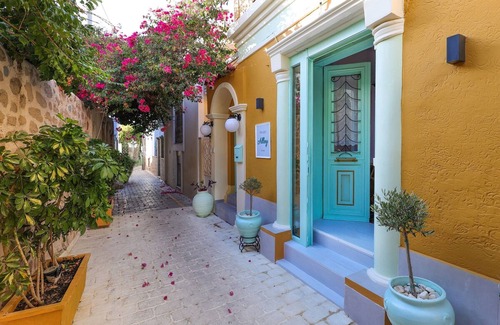 Aegina Apartamento | Alley Studio 1 by Frangki