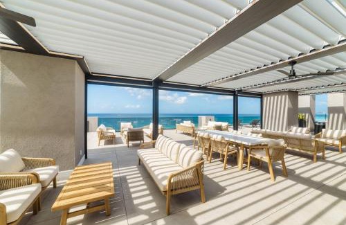 Brighton Casa | Allure 502, Beachfront Penthouse by ZenBreak