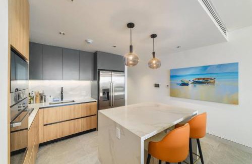 Brighton Casa | Allure 502, Beachfront Penthouse by ZenBreak