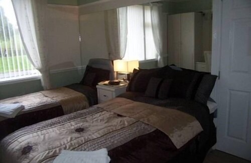 Stoke Cama Y Desayuno | Alma Lodge Guest House