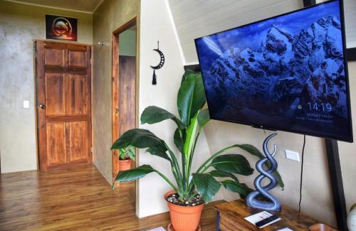 Monterrey Chalet De Esquí | Alma Luna Villa Arenal