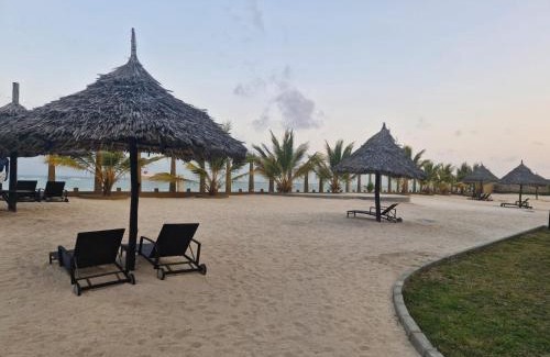 Vipingo Apartamento | Almasi Suites at Sandyshore Beach Resort