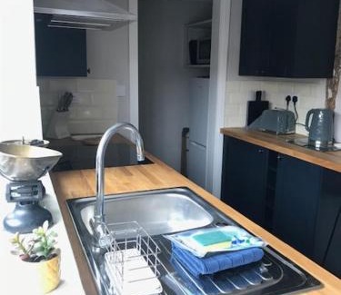 Clare Casa | Almond Cottage Clare - 2 bedroom English Cottage