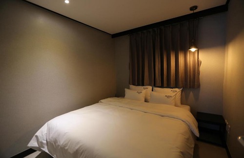 Buk-gu Hotel | Almond Hotel Gupo Station