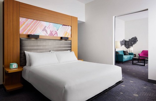 Leawood Hotel | Aloft Leawood-Overland Park