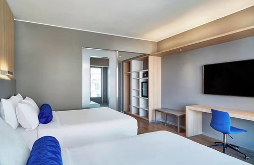 Leuro Hotel | Aloft Lima Miraflores l Breezy 2 Queens l Pet-friendly Hotel w/ Indoor Pool