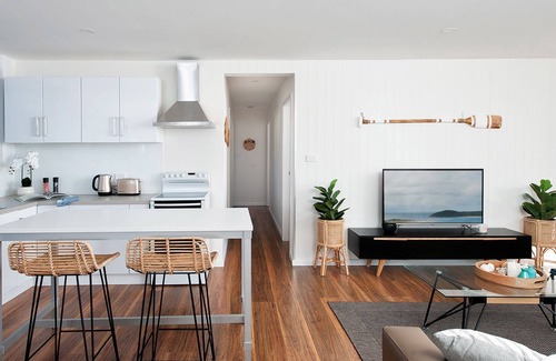 Fingal Bay Villa | Aloha Beach House - close to beach