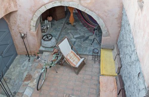 Friligkianika Casa | Aloizianika 1768 Traditional GuestHouse