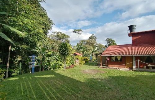 Tena Casa | Alojamiento Campestre con jacuzzi y quebrada