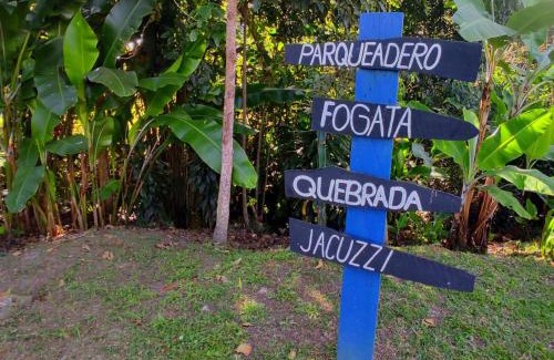 Tena Casa | Alojamiento Campestre con jacuzzi y quebrada