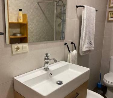 Guadamur Casa | Alojamiento con piscina a 10 minutos de Puy du Fou Toledo