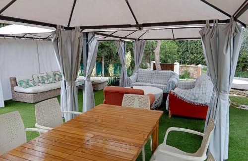 Guadamur Casa | Alojamiento con piscina a 10 minutos de Puy du Fou Toledo