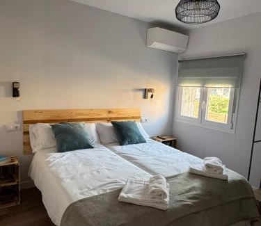 Cerceda Casa | Alojamiento Rural El Petirrojo con patio jardín