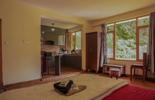 Old Manali Hotel | Alooma Valley View Stays