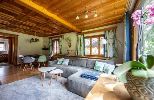 Werfen Apartamento | Alpenrelax Haus Weidmannsheil wohnen im romantischen Forsthaus