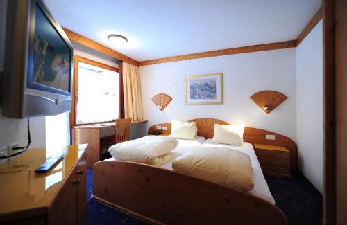 Ravaisch Hotel | Alpin Sporthotel Bündnerhof