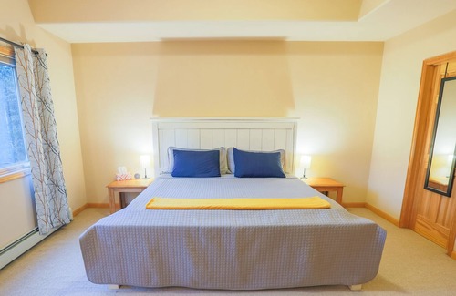 Nederland Casa | Alpine Home near town. Ski/Hike/Bike/Fish & more!