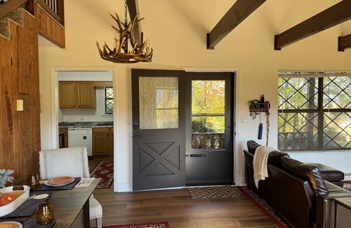 Burnsville Casa | Alpine Village - Townhouse