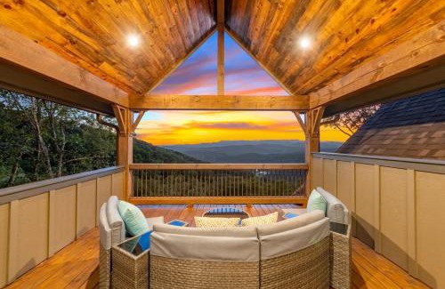 Blue Ridge Casa | Alpine Vista - Mountain Views - Blue Ridge Heights - Mountain Views, Hot Tub, Luxury Amenities in Prestigious Blue Ridge Heights