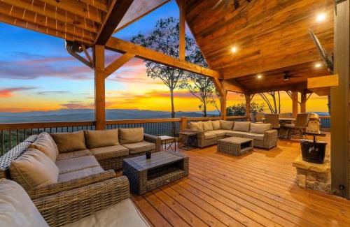 Blue Ridge Casa | Alpine Vista - Mountain Views - Blue Ridge Heights - Mountain Views, Hot Tub, Luxury Amenities in Prestigious Blue Ridge Heights