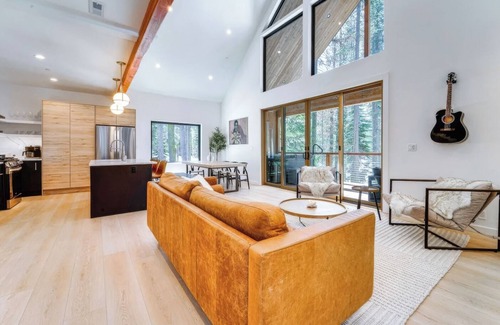 Soda Springs Casa | Alpine Work + Play / Donner Summit EV Hot Tub