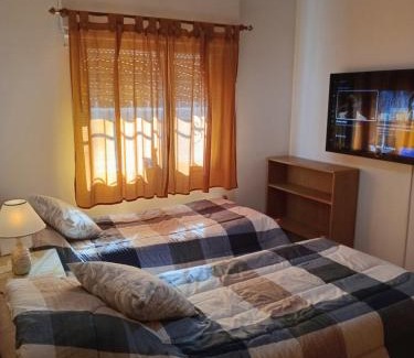 Neuquén Apartamento | ALQUILER FAMILIAR , Depto 2 dormitorios, SE PAGA AL LLEGAR, ANTES NO, en planta baja