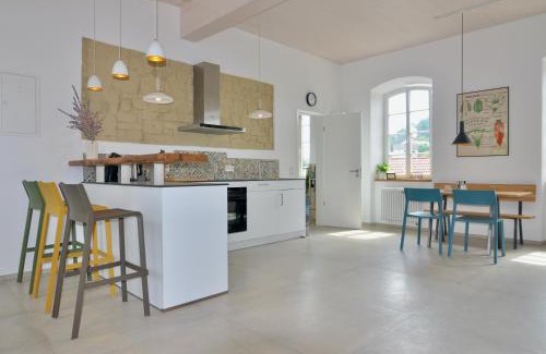 Baustert Apartamento | Alte Schule mit moderner Wohnung - Die Lesestube