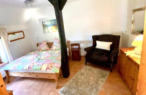 Hemmoor Apartamento | Altes Landhaus Oste, Klavier Appartement, 2 Zimmer mit Kamin