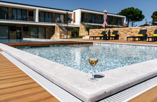 Nadadouro Villa | ALTO DA GARÇA - PRIME VILLAS & SPA