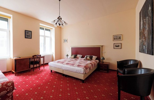 Funfhaus Hotel | Altwienerhof, a cozy-artistic suite with top connections in Vienna