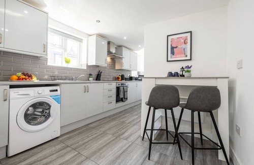 Cradley Apartamento | Always Booked! Large Mood Lit Flat SmartTv Parking